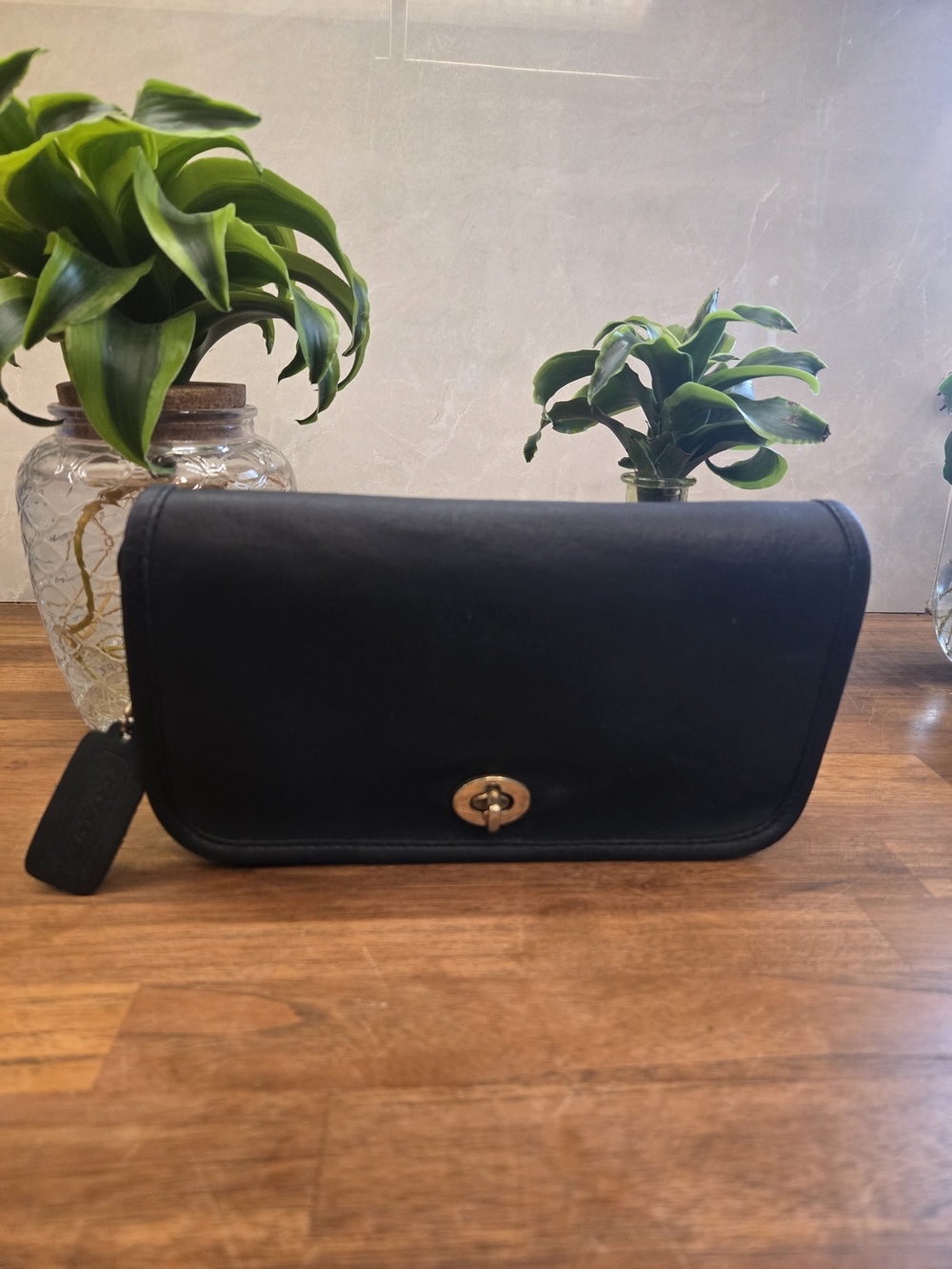 Vintage Coach NY City USA Black Leather Dinky Crossbody Bag Turnlock 9375 Rare